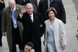 WASHINGTON, DC - JANUARY 20:  Former U.S. President of the United States George W. Bush and wife Laura Bush arrive near the east front steps of the Capitol Building before President-elect Donald Trump is sworn in at the 58th Presidential Inauguration on Capitol Hill on January 20, 2017 in Washington, D.C. In today's inauguration ceremony Donald J. Trump becomes the 45th president of the United States.  (Photo by John Angelillo-Pool/Getty Images)