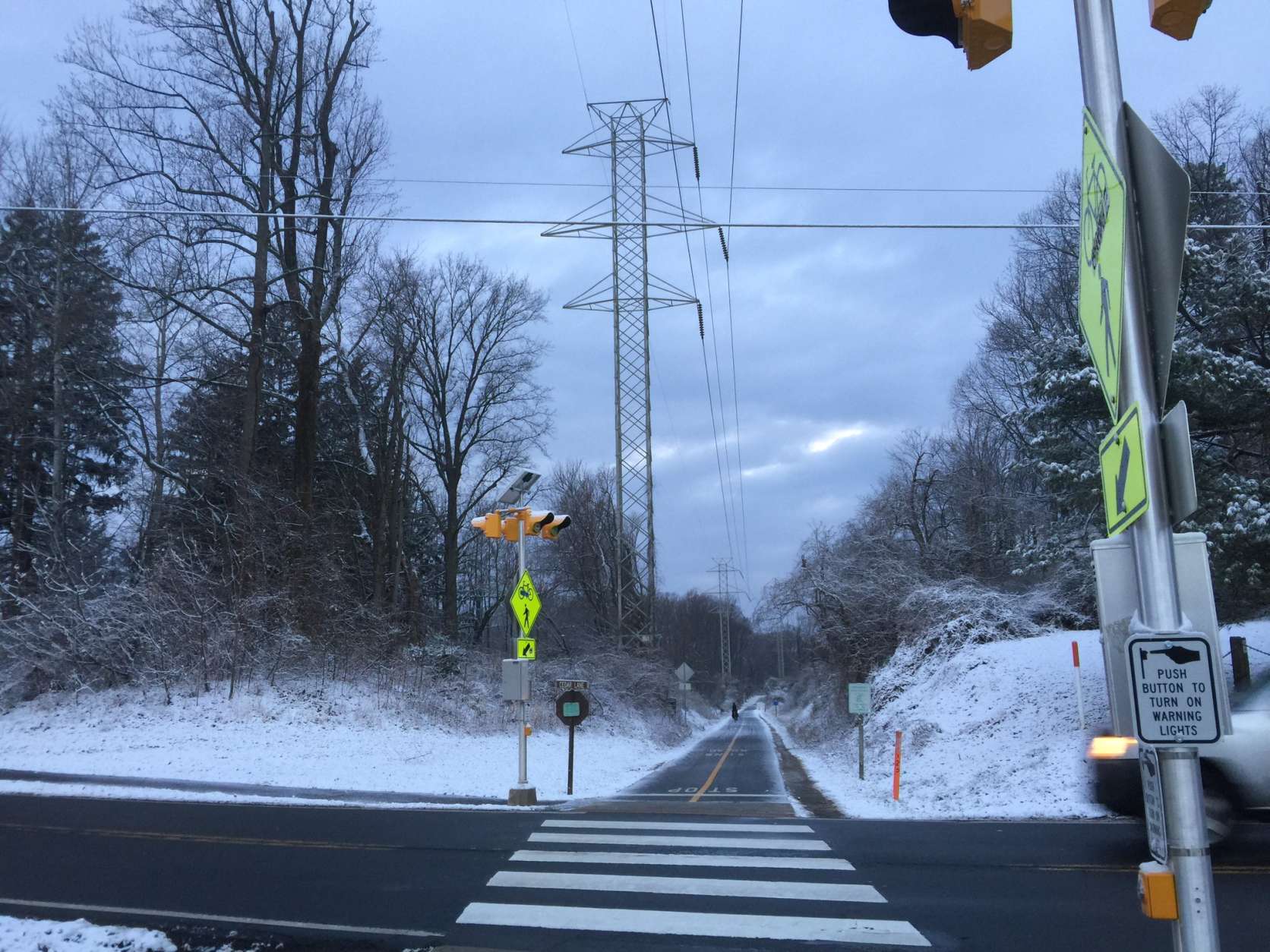Snow coating areas near Washington and Old Dominion Railroad Trail in Virginia. (Courtesy @fazil12345 via Twitter)