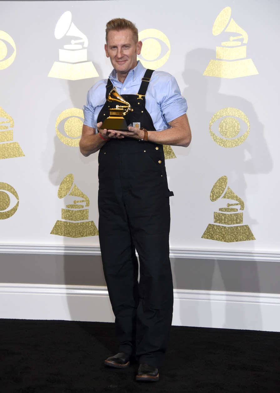 Rory Lee Feek, of Joey + Rory, poses in the press room with the award for best roots gospel album for "Hymns" at the 59th annual Grammy Awards at the Staples Center on Sunday, Feb. 12, 2017, in Los Angeles. (Photo by Chris Pizzello/Invision/AP)