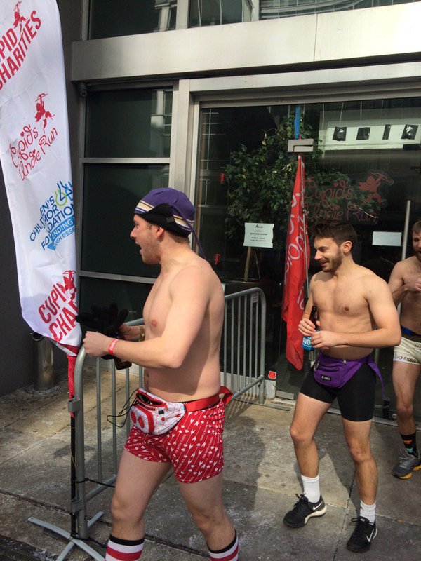 Bros before clothes: Last year, an estimated 1,600 braved sub-freezing temperatures in D.C. (WTOP/Dick Uliano)
