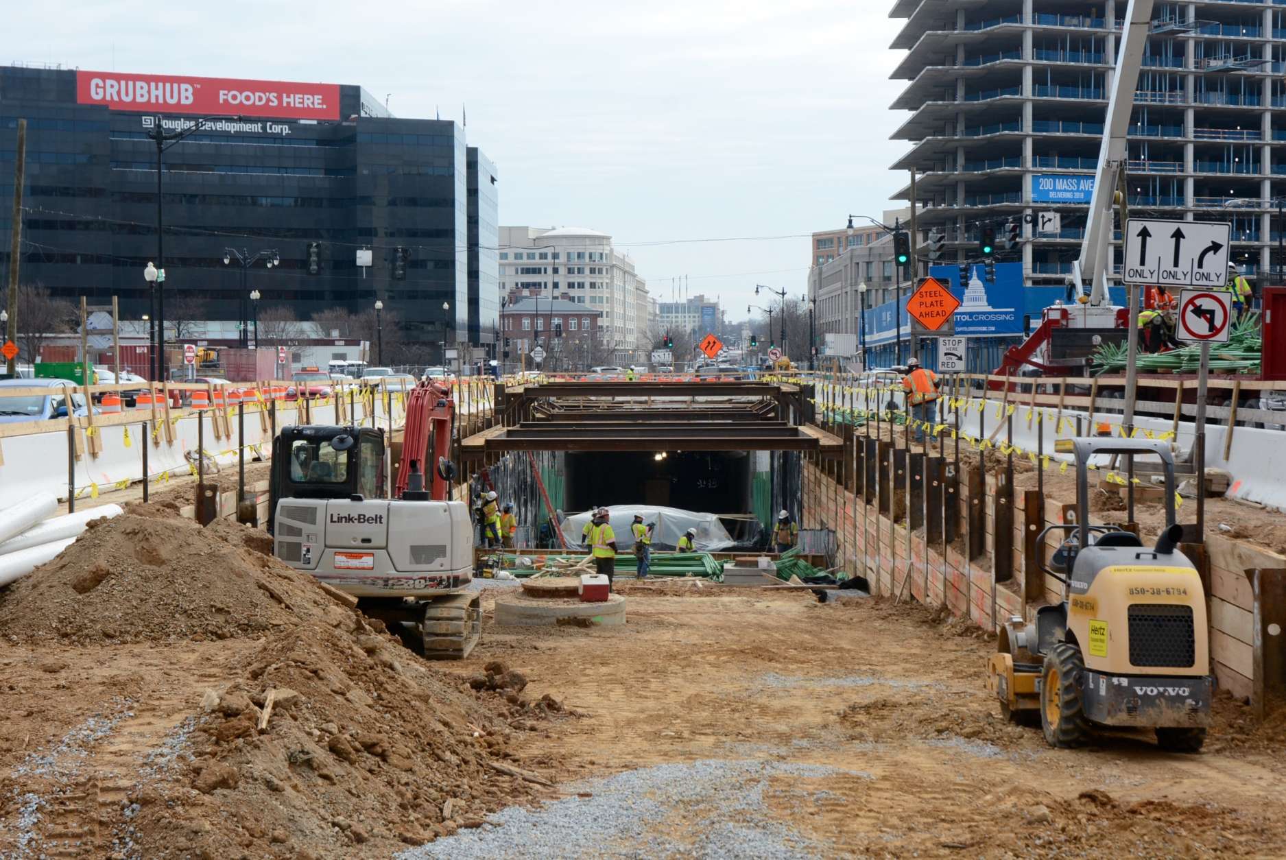 The tunnel will route eastbound drivers on Massachusetts Avenue directly into the southbound 3rd Street Tunnel. (WTOP/Dave Dildine)