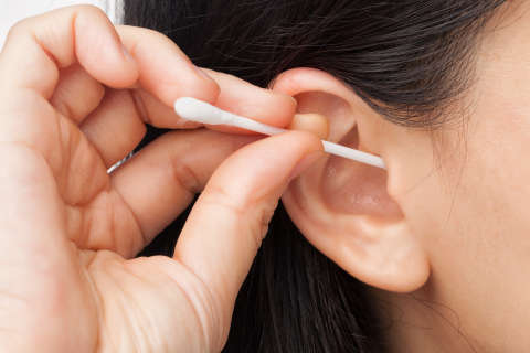 Stop putting Q-tips in your ear, doctor says