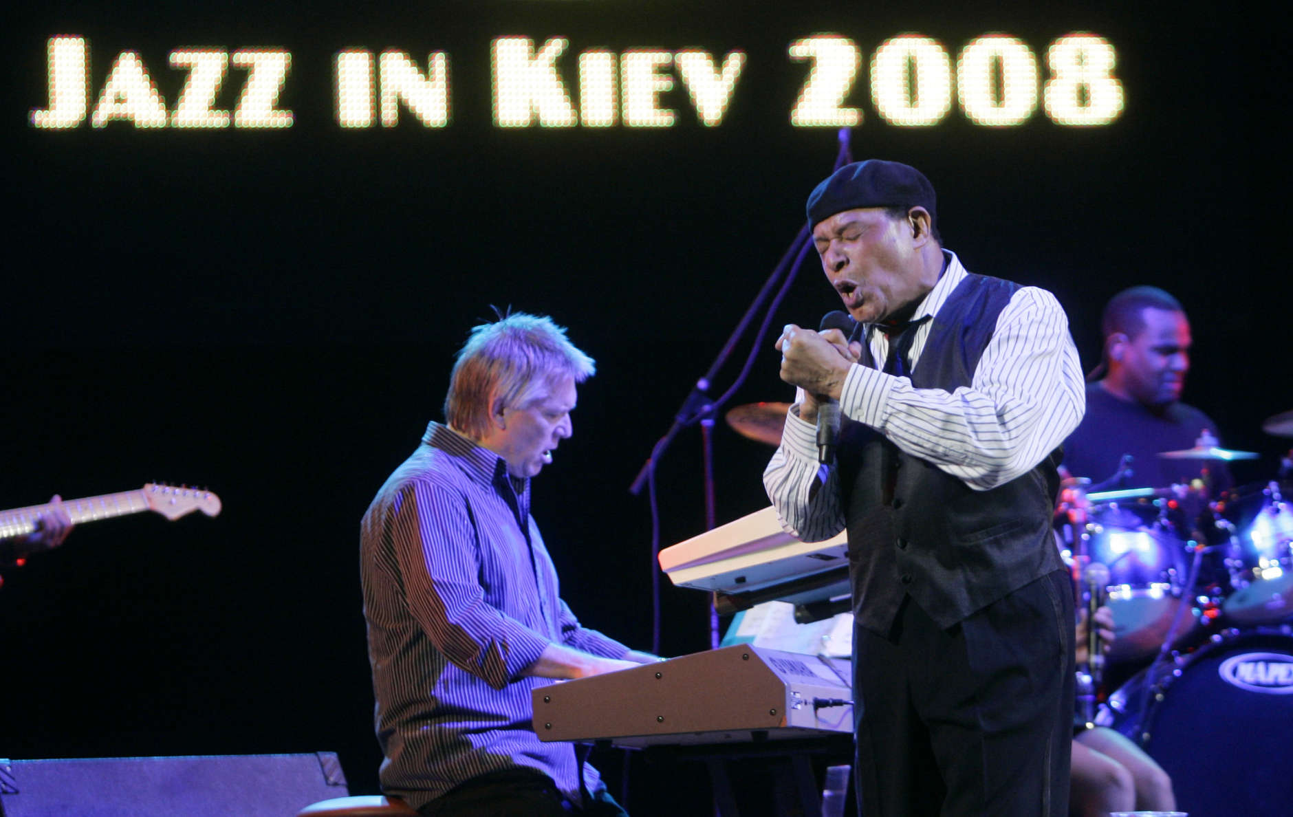 Al Jarreau, seven-time Grammy Award winner,  performs at the jazz festival in Kiev, Ukraine, Sunday, Oct. 19, 2008. (AP Photo/Efrem Lukatsky)