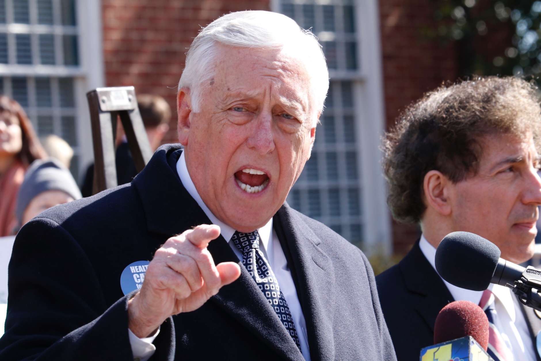 Rep. Steny Hoyer, D-Maryland, at a rally in front of the governor's mansion in Annapolis on Monday. (WTOP/Kate Ryan)