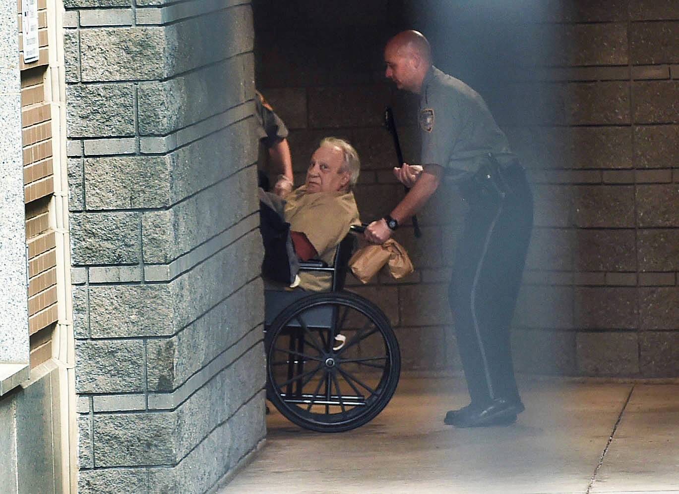 Man linked to art heist to plead guilty in unrelated case