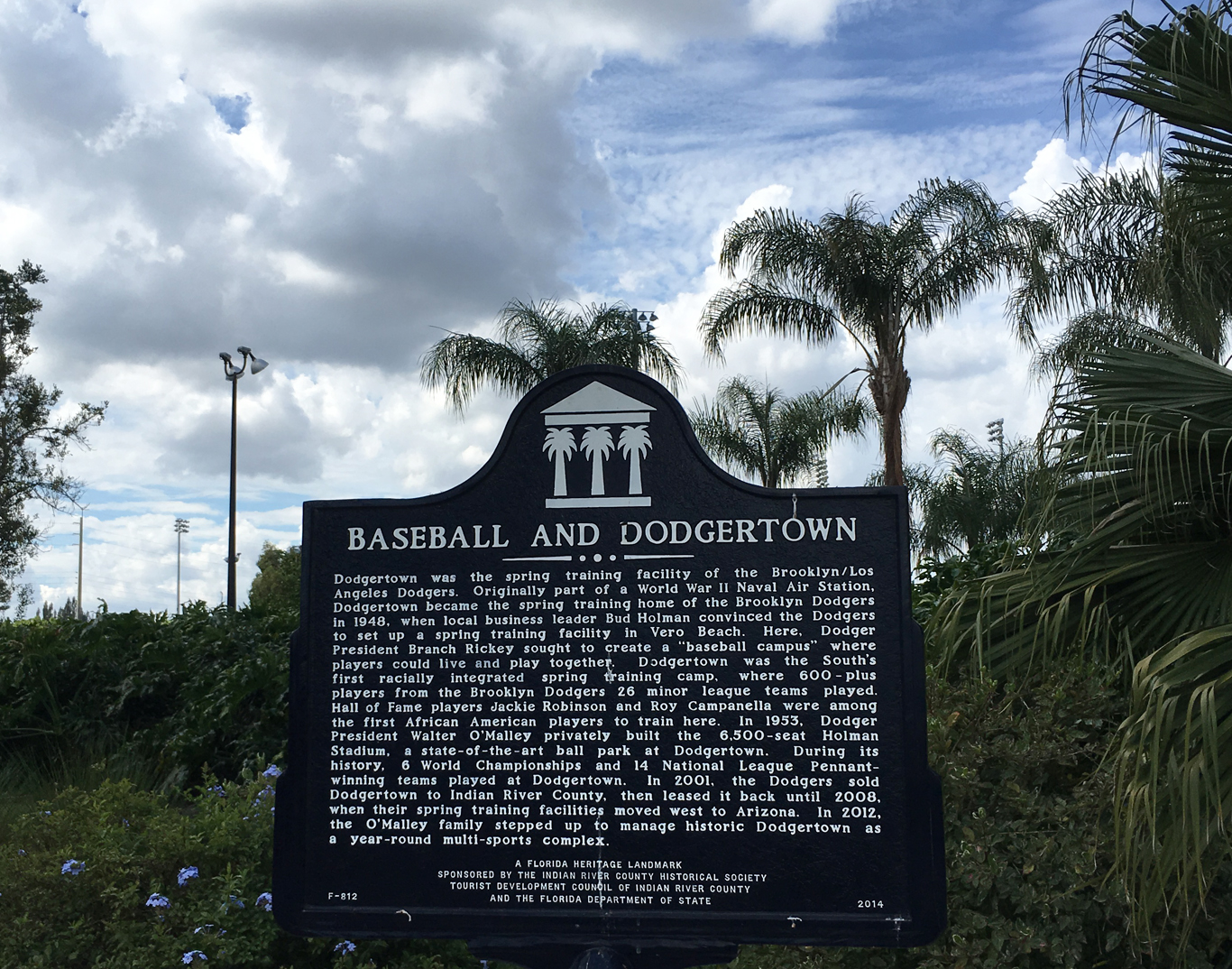 A plaque describes a brief history of the Dodgers in Vero Beach. (WTOP/Noah Frank)