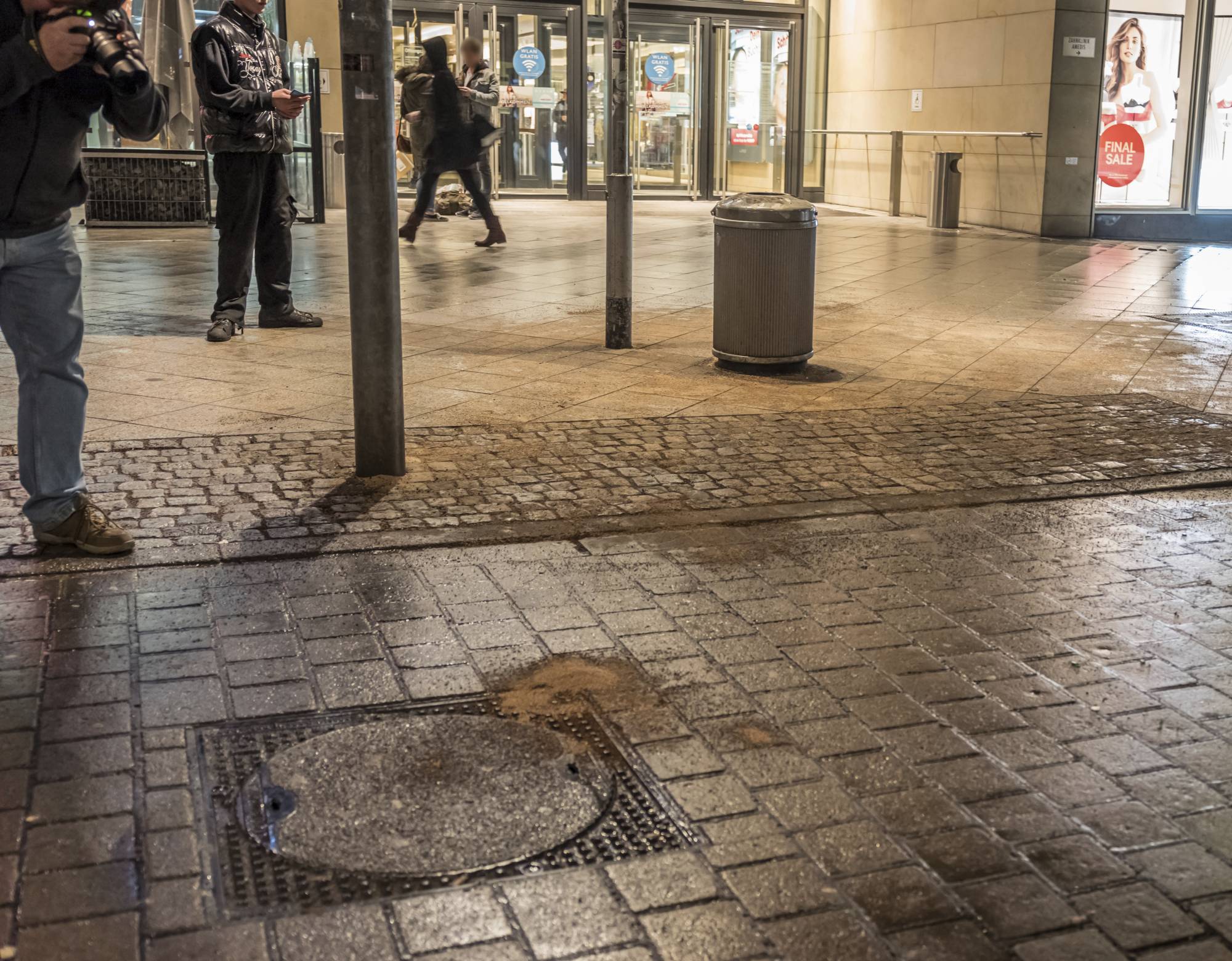 Germany: radicalized teen charged over attempted mall attack