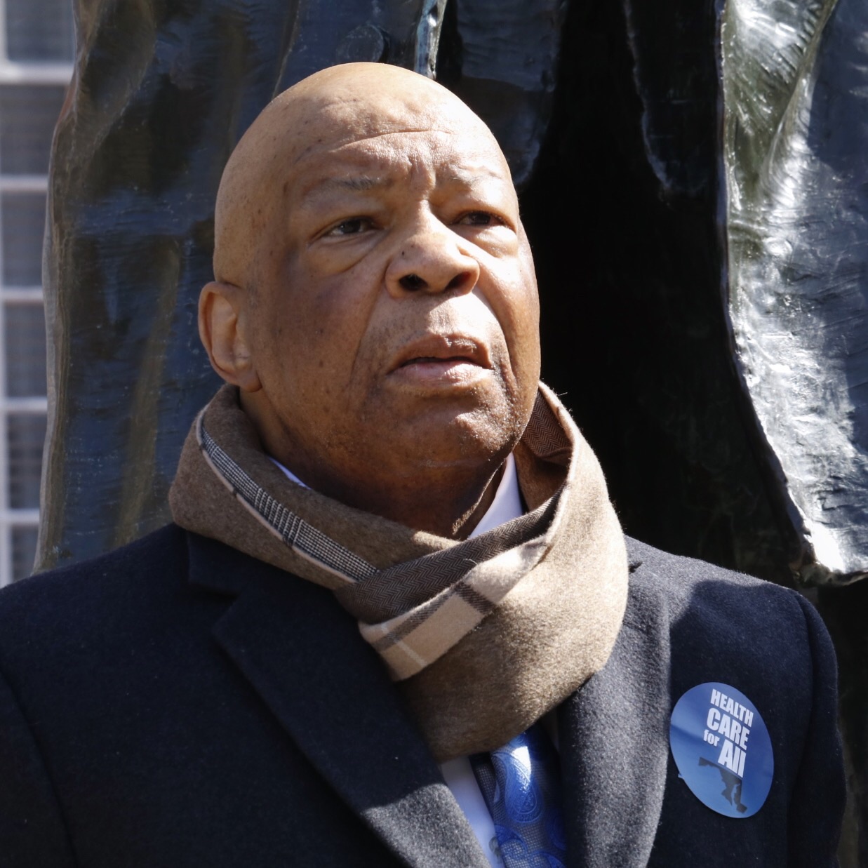 Rep. Elijah Cummings, D-Maryland, at a rally in front of the governor's mansion in Annapolis in 2017. (WTOP/Kate Ryan)