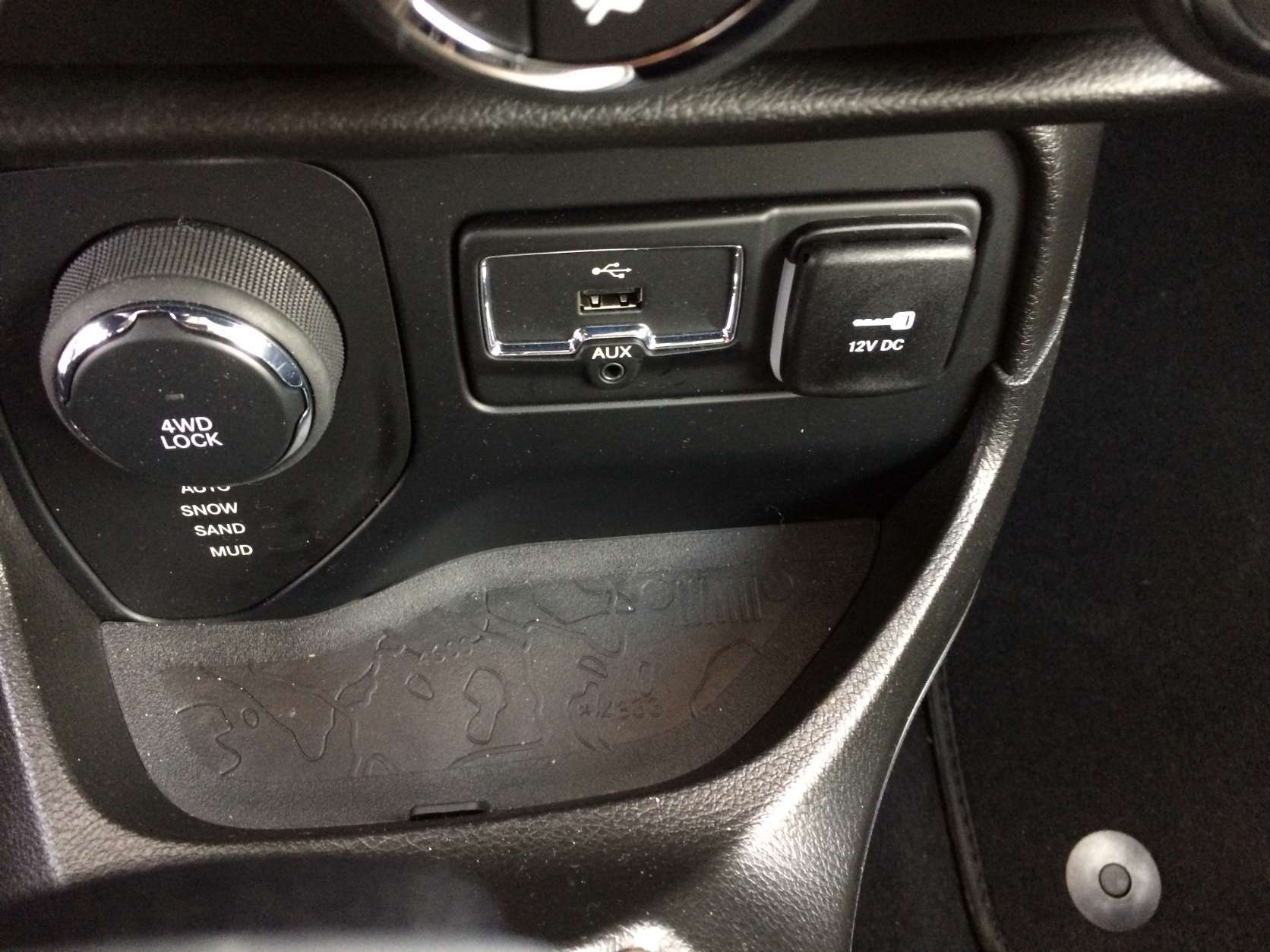 The Jeep Renegade Latitude offers both USB and auxiliary ports. (WTOP/Mike Parris)