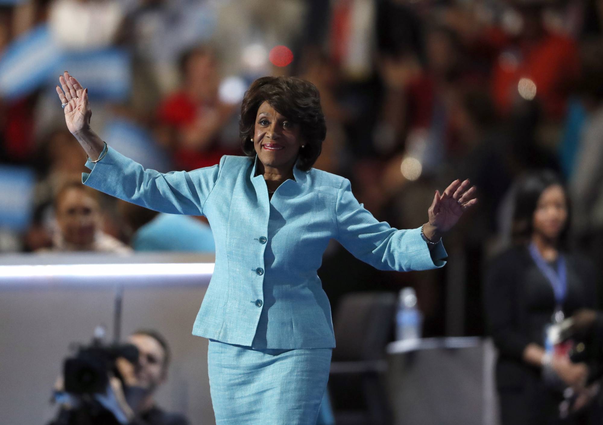 Rep. Maxine Waters' no-holds-barred remarks find fans