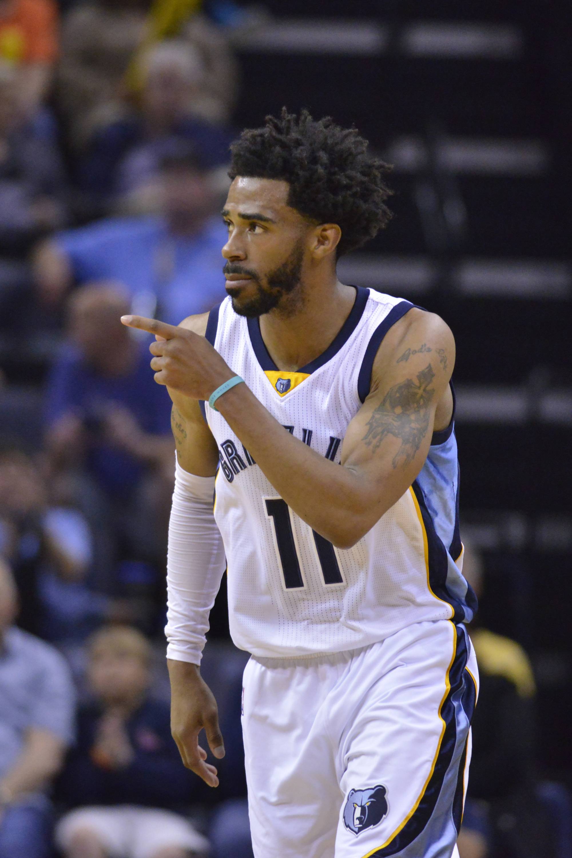 Conley scores 36 as Grizzlies rout Pacers 110-97
