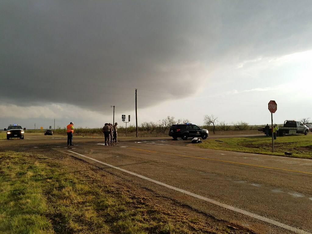 Severe storms threaten central US; trucker dies in Oklahoma