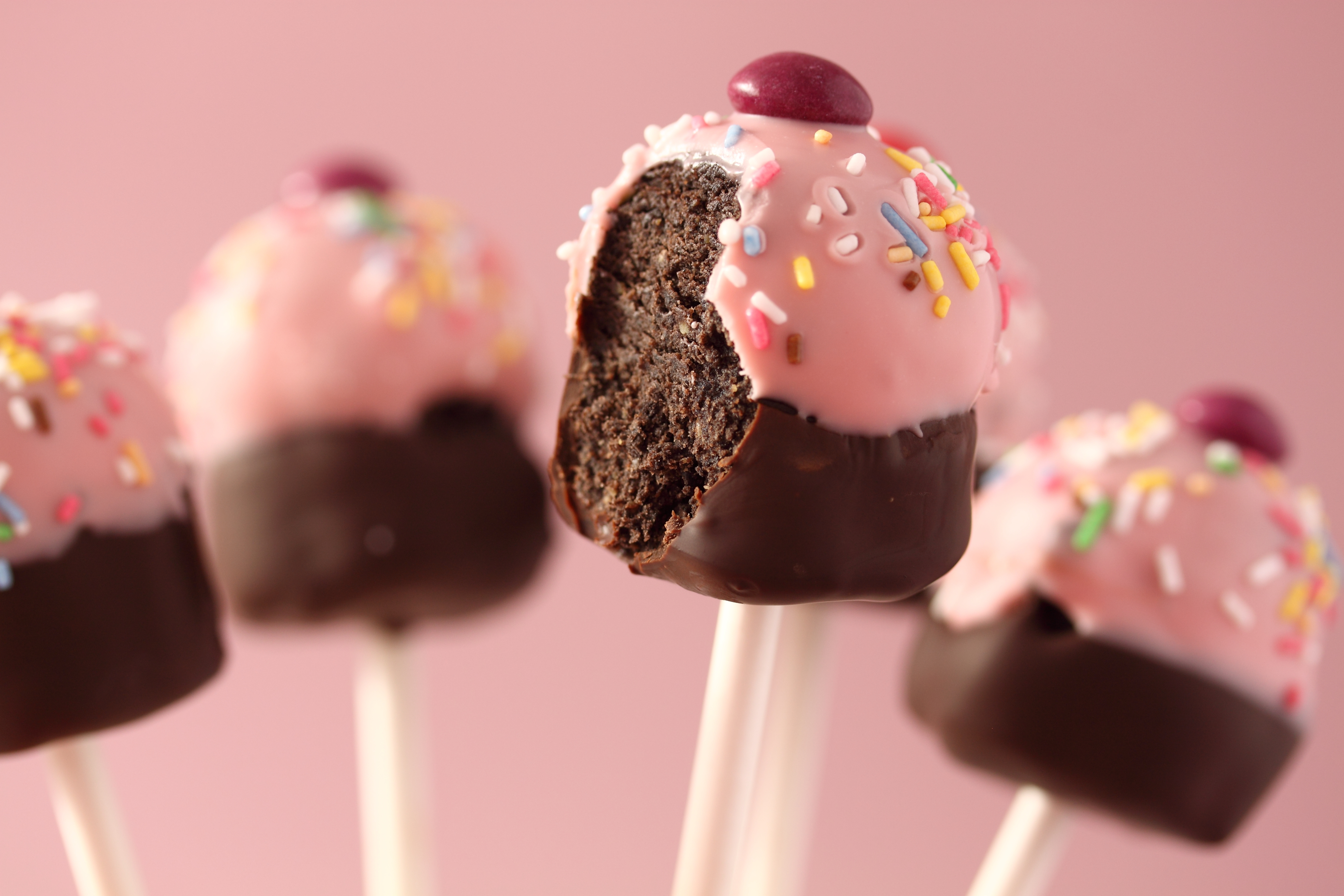 https://wtop.com/wp-content/uploads/2017/03/cakepop.jpg