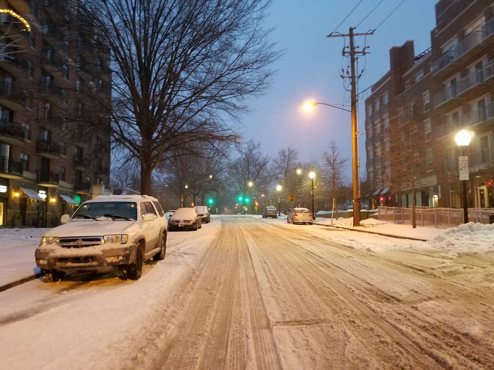 Roads outside the WTOP newsroom are slick and icy. (WTOP/William Vitka)