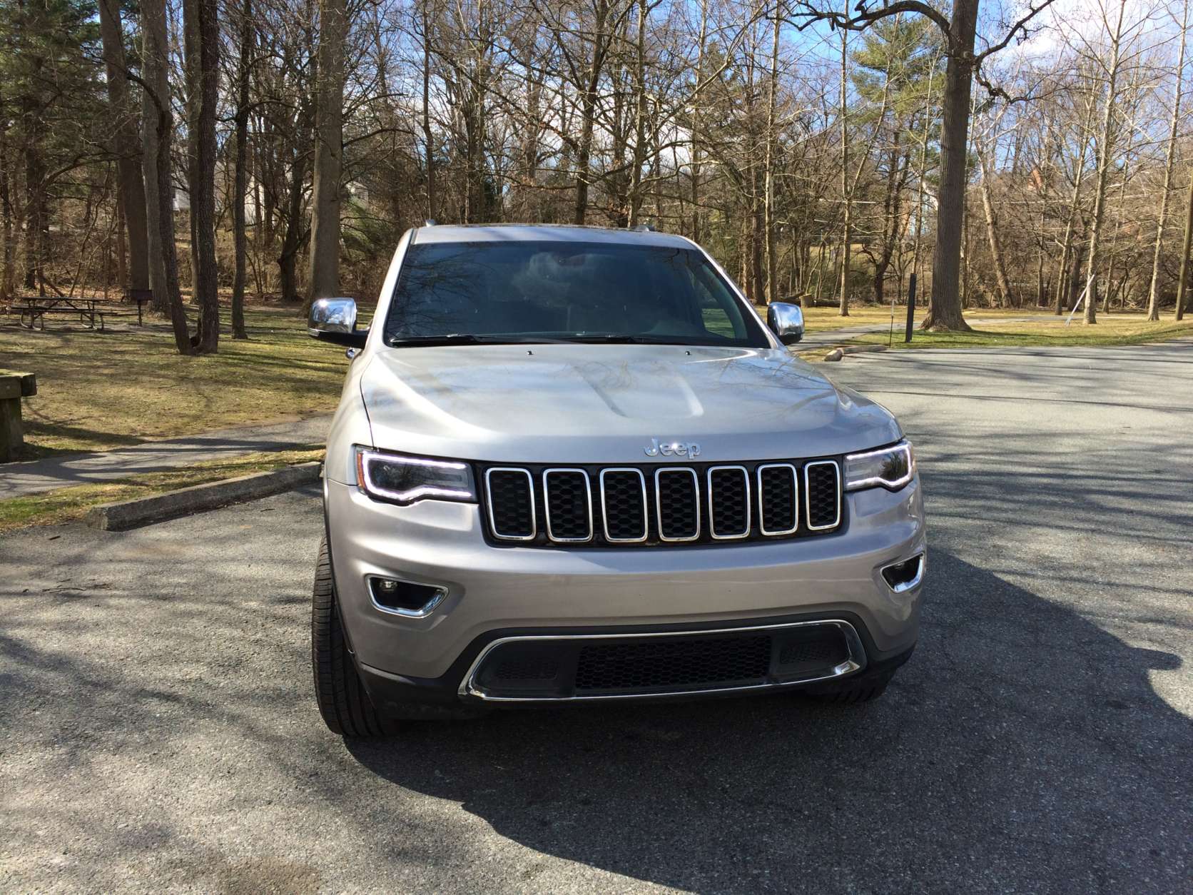 Up front, the 2017 Grand Cherokee has the trademark grill with those seven openings, but the headlight cluster looks more sleek and smaller than it did in the past. (WTOP/Mike Parris)
