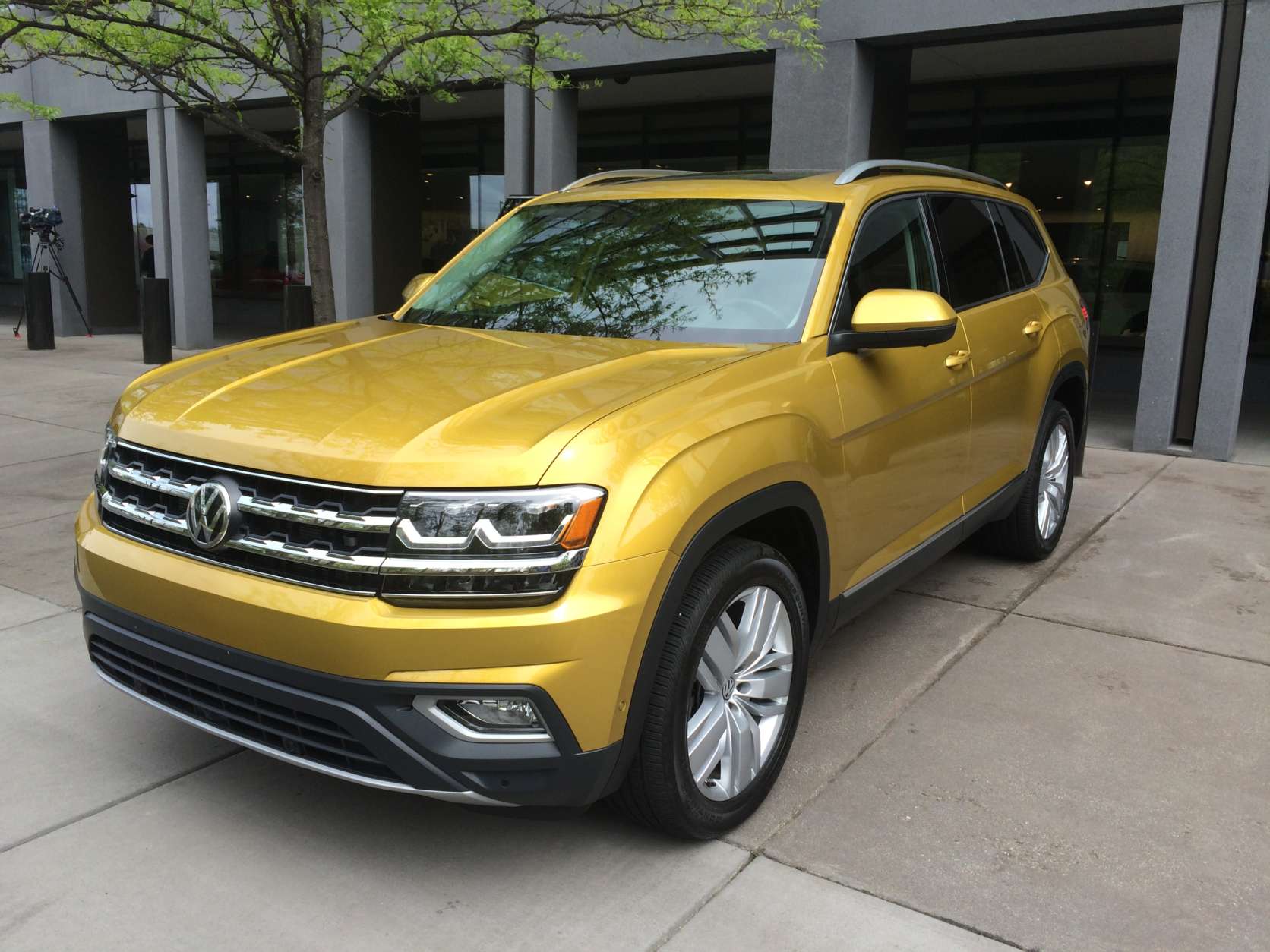 As the newest seven-seat midsize crossover about to hit the market, the 2018 Volkswagen Atlas looks like a solid competitor. (WTOP/Mike Parris)
