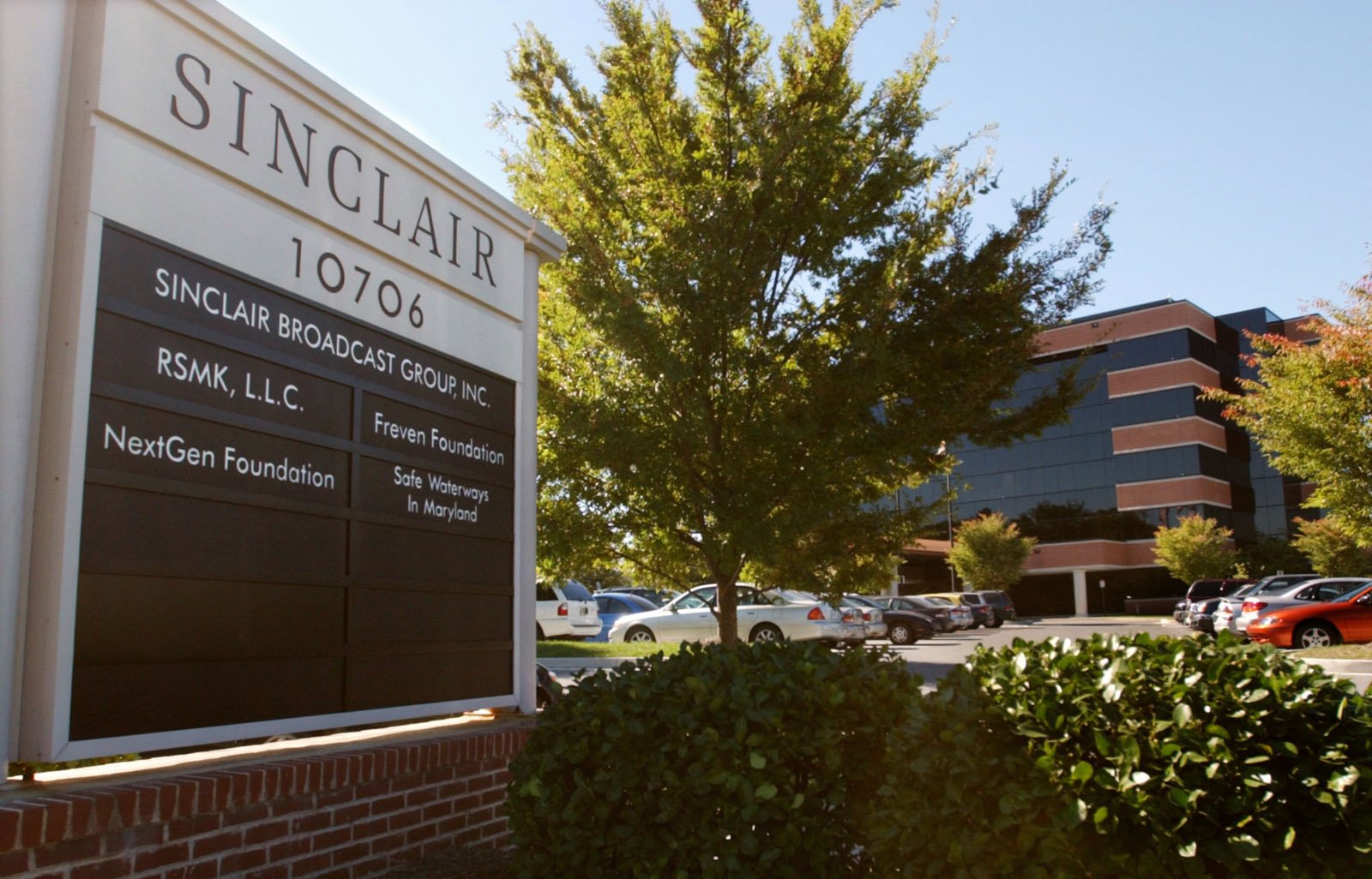 ** FILE ** Sinclair Broadcast Group, Inc.'s headquarters stands Tuesday, Oct. 12, 2004 in Hunt Valley, Md.  (AP Photo/Steve Ruark, File)