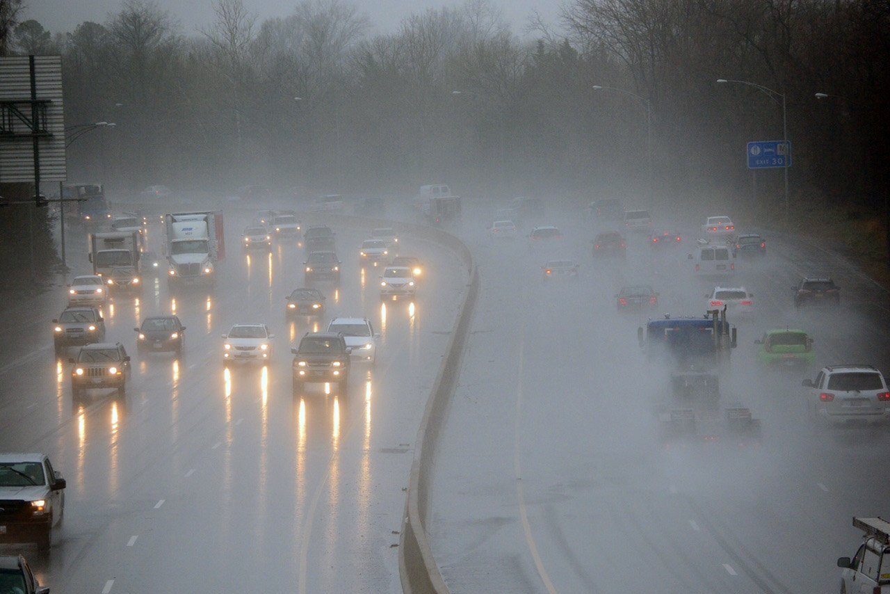 Heavy winds, rain batter DC area: 80 mph wind gusts clocked at Bay Bridge  prompting 4-hour shutdown - WTOP News