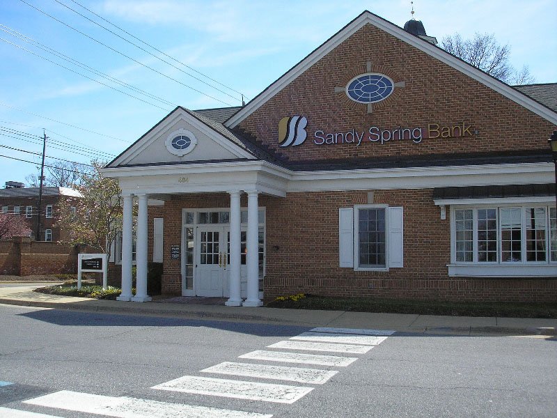 banks in sandy springs ga