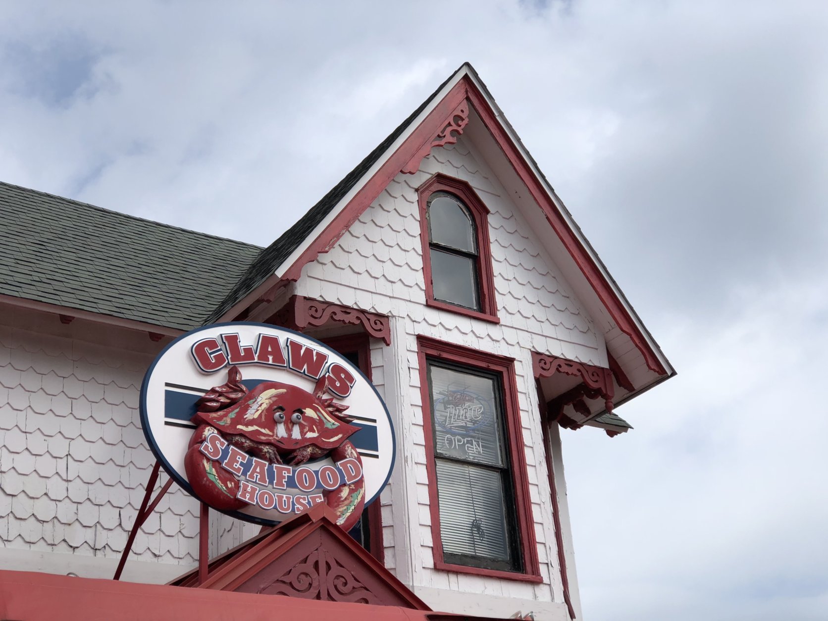 This land-and-sea restaurant has everything from crab dip to a fried seafood feast on its menu, and local beer pours from the taps. (WTOP/Kate Ryan) 