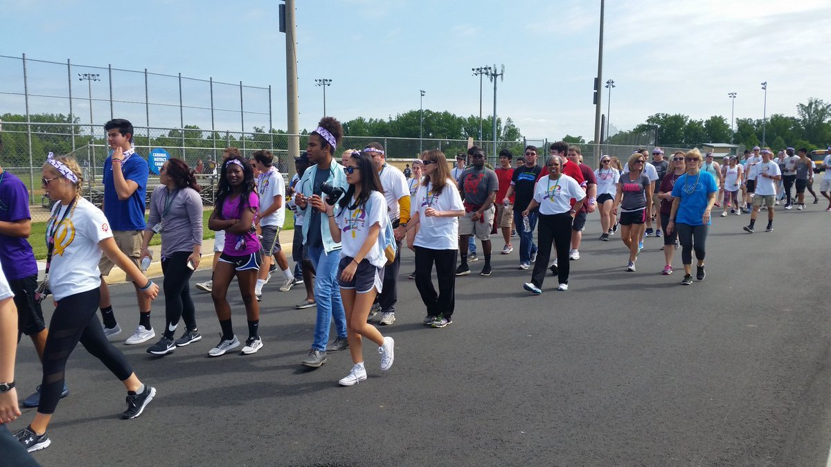 Students organized a suicide awareness walk at Forest Park High School in  Woodbridge. (WTOP/Kathy Stewart)
