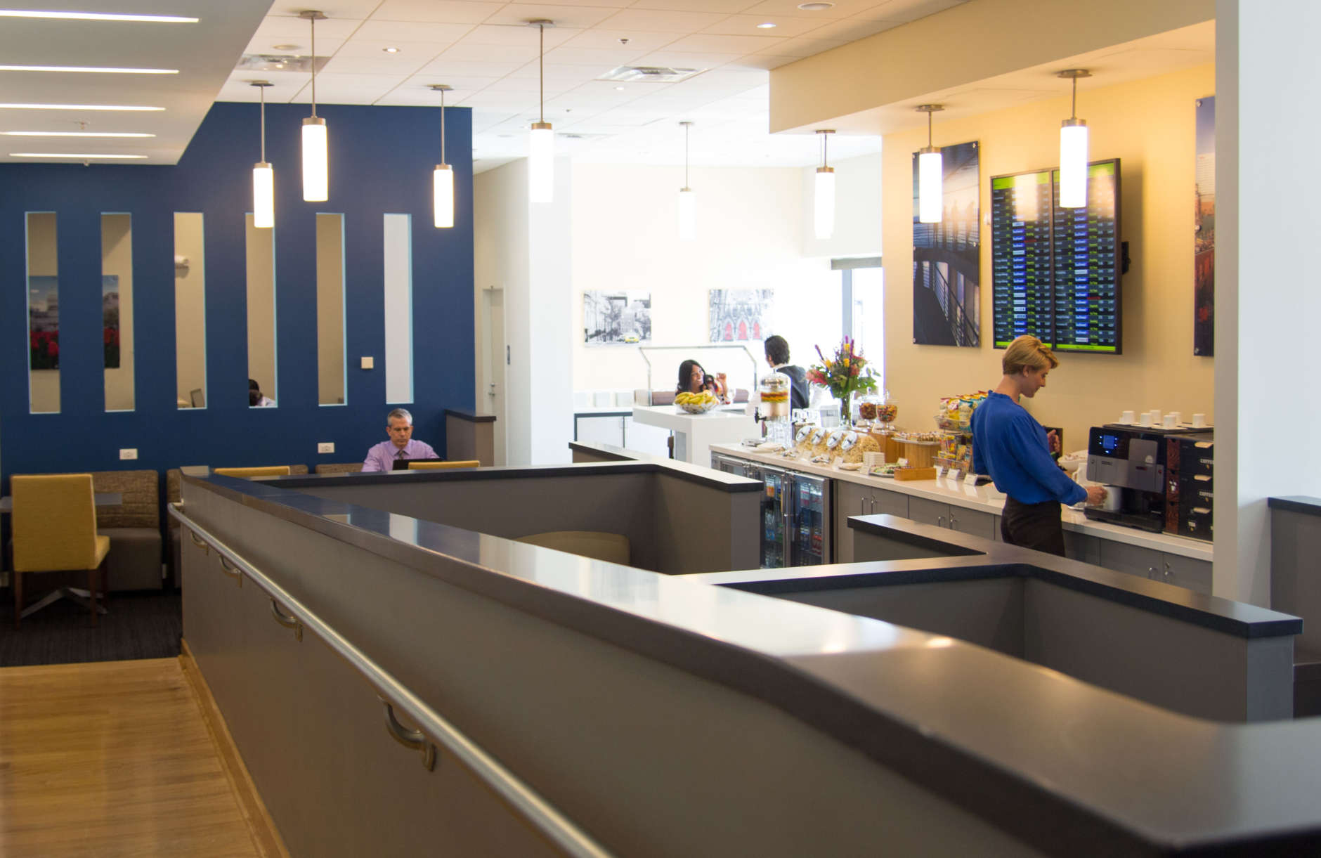 For $40, The Club BWI will give club members access to a 2,200-square-foot lounge with relaxing and working zones including free snacks and beverages, including beer, wine and liquor. (Courtesy Airport Lounge Development Inc.)