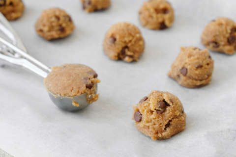 Here’s a healthy cookie dough you can eat straight from the tub