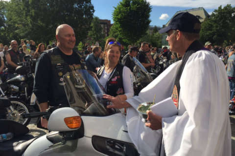 Motorcycles, riders receive blessings before Rolling Thunder