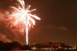 Fireworks explode over the Philadelphia Museum of Art during an Independence Day celebration in Philadelphia on Wednesday, July 4, 2007. (AP Photo/Matt Rourke)