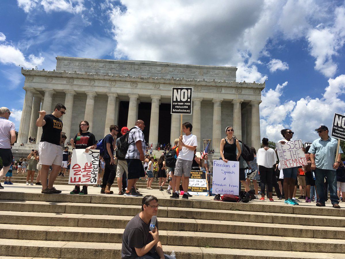 Protestors attending the counter rally organized by D.C. United Against Hate. (WTOP/Liz Anderson) 