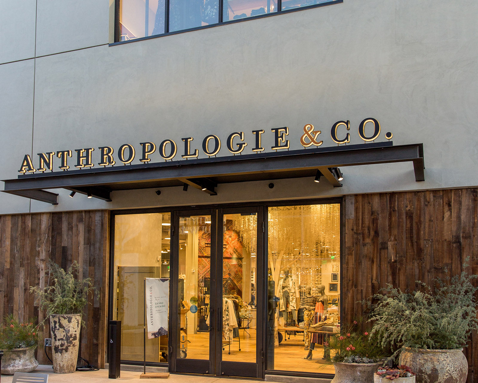 Anthropologie Set To Replace Barnes Noble At Bethesda Row Wtop