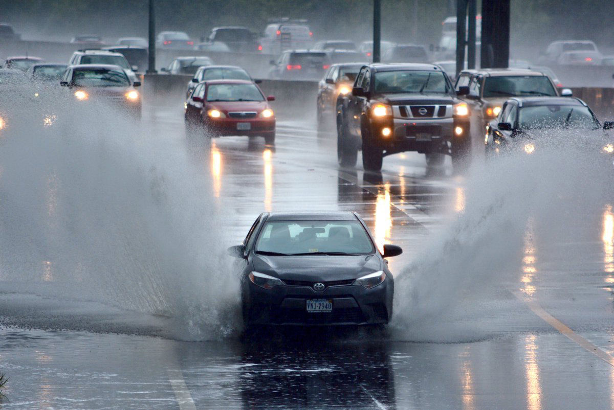 Rainy day gives way to a rainier night amid flood concerns - WTOP News