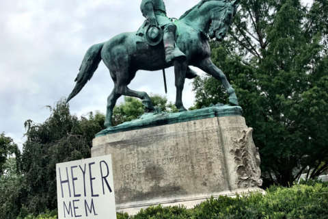 Charlottesville mayor seeks removal of Confederate monuments, calls Lee statue ‘magnet for terrorism’