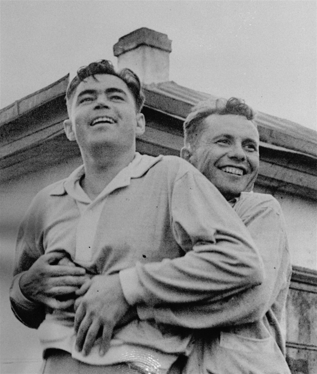 FILE -  this is an in Aug. 1962 file photo of Soviet Cosmonauts Andrian Nikolayev, left, and Pavel Popovich seen after landing their space ships in Russia following record dual orbital flight in Aug. 1962. Pavel Popovich, the sixth man to go into orbit, has died at age 78 on Wednesday, Sept. 30, 2009 of a stroke in Gurzuf, a resort city on Ukraine's Crimean Peninsula. (AP Photo/ ITAR-TASS, File)
