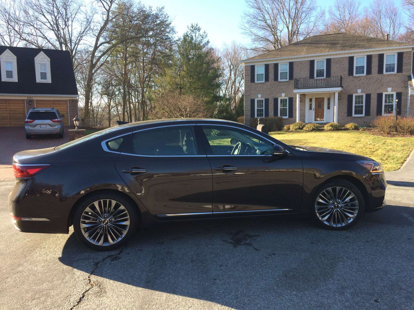 The Cadenza has a more modern look than before, but it’s still pretty conservative even in this class. (WTOP/Mike Parris)