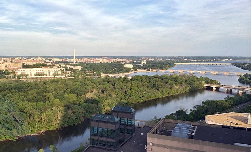 View of the Potomac and Roosevelt Island from Rosslyn. (ARLnow.com)