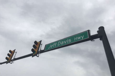 Jefferson Davis Highway signs coming down in Arlington