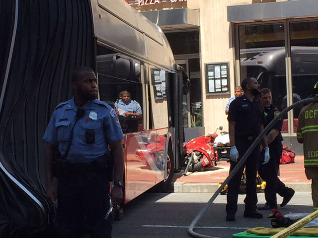 Site of where a bus crashed into a building on 600 block of H Street NW near the Verizon Center. (WTOP/James Hoeflinger)
