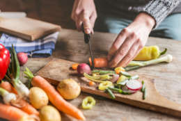 With the hustle and bustle of everyday life, it can seem almost impossible to get a healthy meal on the table. (Thinkstock)