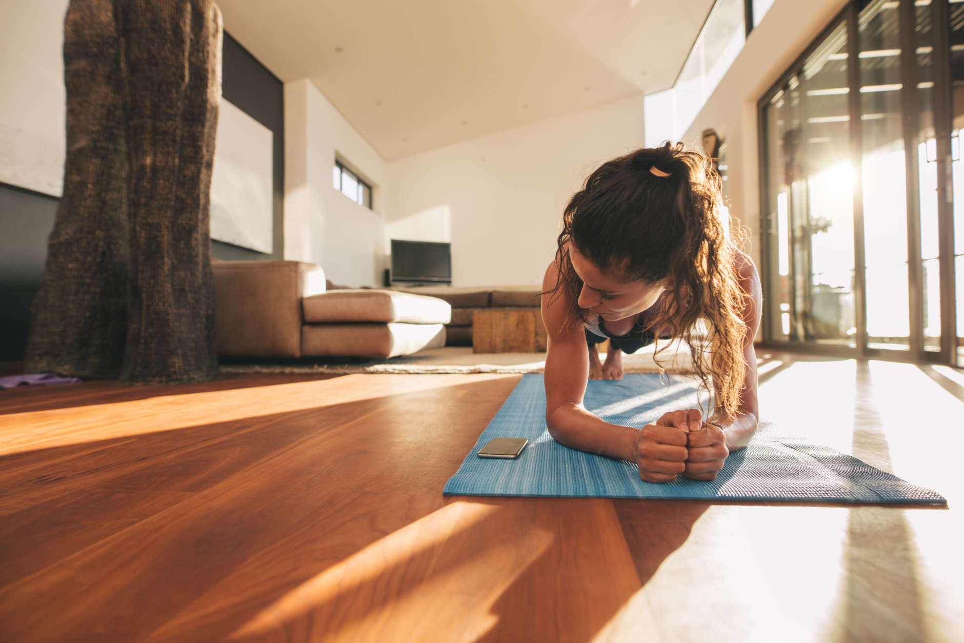 Keep your phone away is one of the unwritten yoga etiquette rules. (Thinkstock)