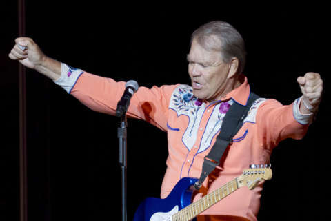Country star Glen Campbell dies at 81
