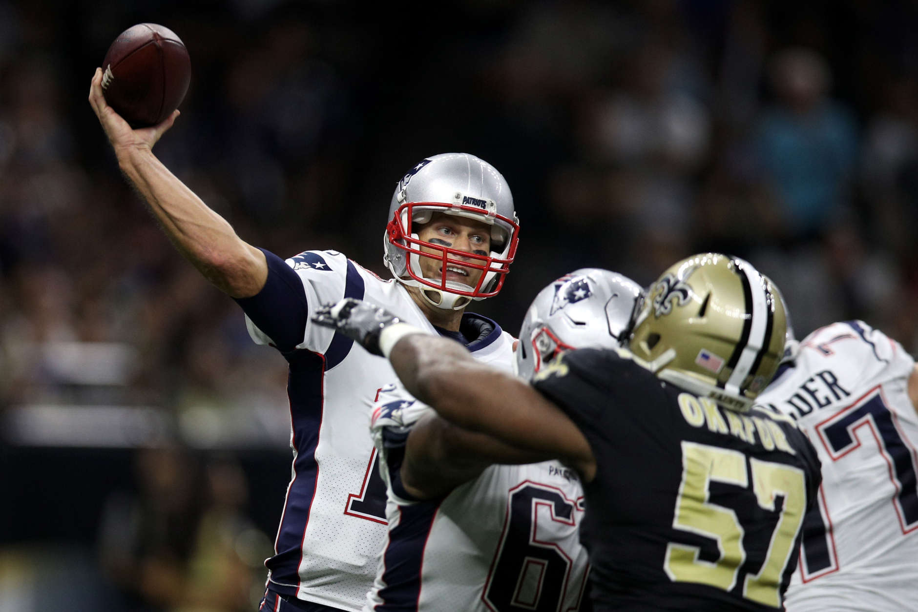 NEW ORLEANS, LA - SEPTEMBER 17:  Tom Brady #12 of the New England Patriots throws a pass against the New Orleans Saints at the Mercedes-Benz Superdome on September 17, 2017 in New Orleans, Louisiana.  (Photo by Chris Graythen/Getty Images)