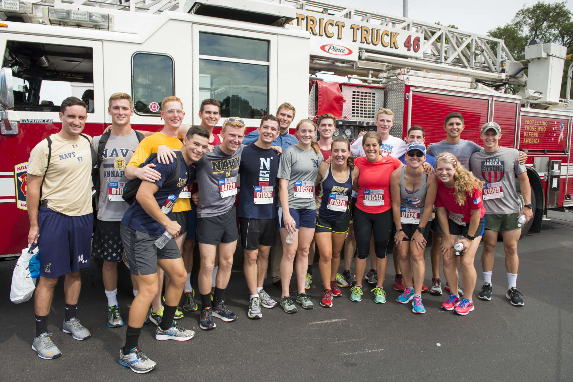 Naval Academy Midshipmen participate in the 2016 9/11 Heroes Run in Annapolis, Maryland. (Courtesy Harrison Hart)