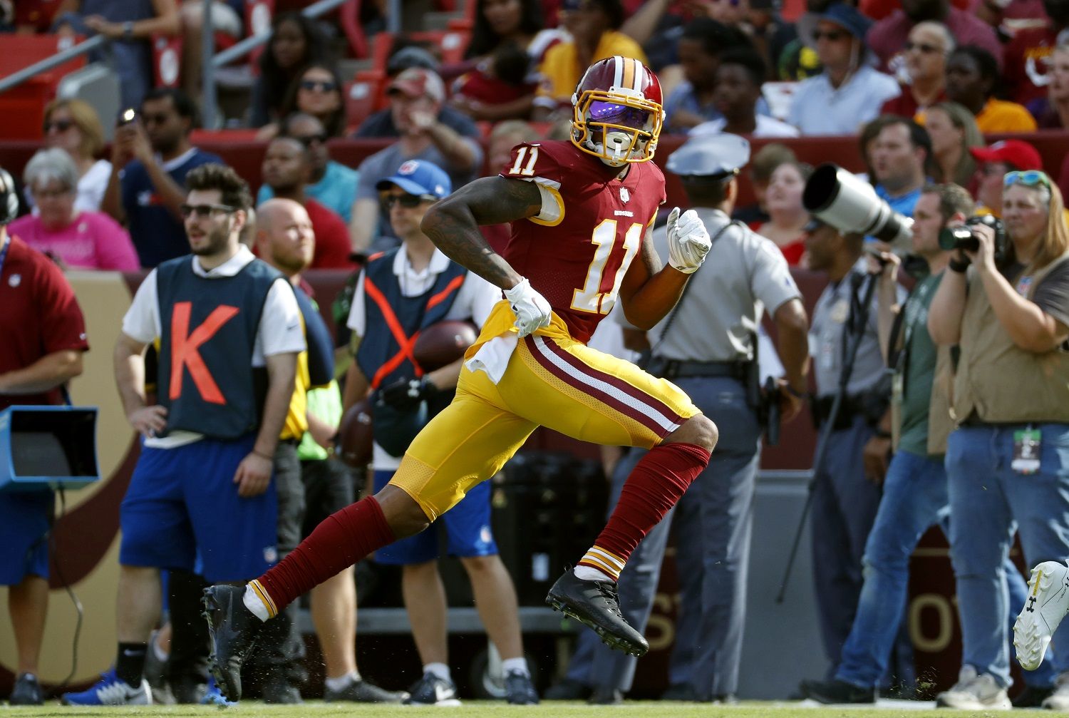 Washington Redskins wide receiver Terrelle Pryor runs in the first half of a preseason NFL football game against the Cincinnati Bengals, Sunday, Aug. 27, 2017, in Landover, Md. (AP Photo/Alex Brandon)