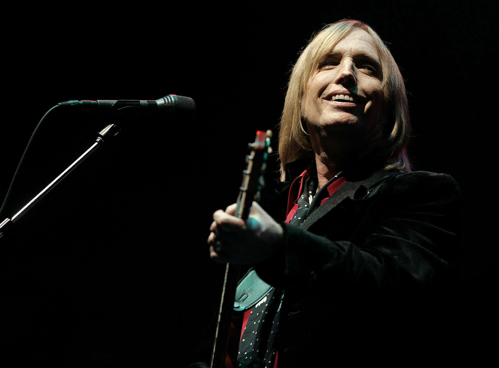 Tom Petty and the Heartbreakers perform at the Bonnaroo Music &amp; Arts Festival in Manchester, Tenn., on Friday, June 16, 2006. (AP Photo/Mark Humphrey)