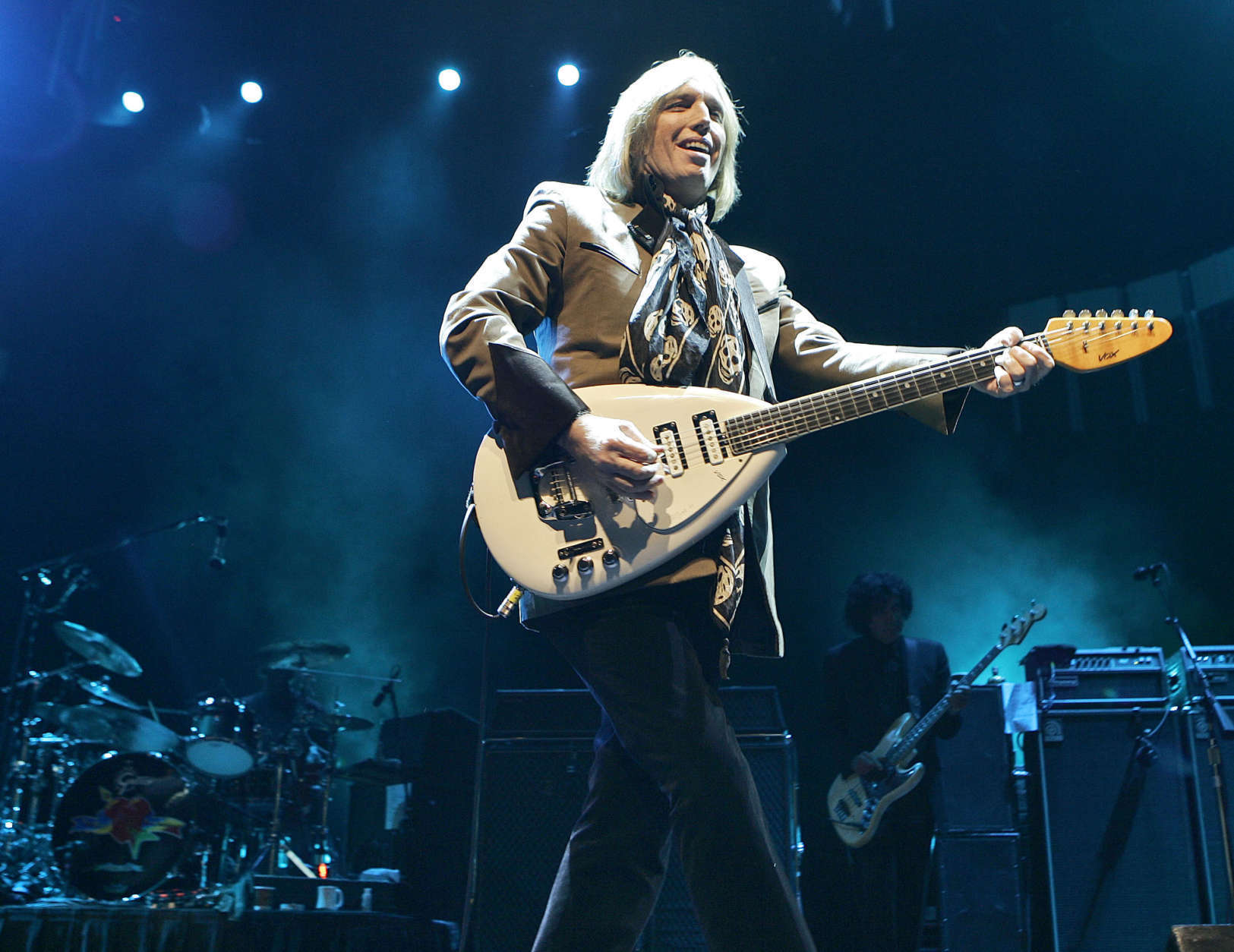 ** FILE ** Tom Petty performs at Glendale Arena in Glendale, Ariz., in this Oct. 4, 2006, file photo.  (AP Photo/Matt York, file)