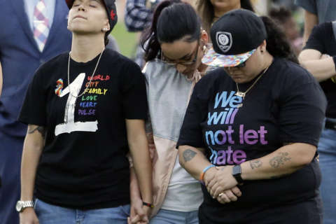 Photos: Las Vegas receives outpouring of support, prayers after shooting