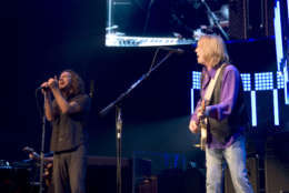 Pearl Jam's Eddie Vedder, left, and Tom Petty perform together at the Xcel Energy Center in St. Paul, Minn., Tuesday, June 27, 2006. (AP Photo/Bill Kelley)