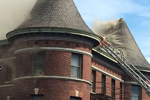 2-alarm fire in Northwest DC sends smoke through area (Photos)