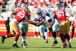 SANTA CLARA, CA - OCTOBER 22:  Ezekiel Elliott #21 of the Dallas Cowboys rushes with the ball against the San Francisco 49ers during their NFL game at Levi's Stadium on October 22, 2017 in Santa Clara, California.  (Photo by Ezra Shaw/Getty Images)